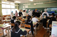 0426_給食の様子５jpg