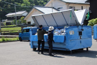 0511_資源ごみ回収22jpg